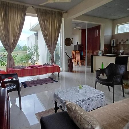 Shi'S Unique & Private 180 Degree Glass House In Pollāchi Exterior foto
